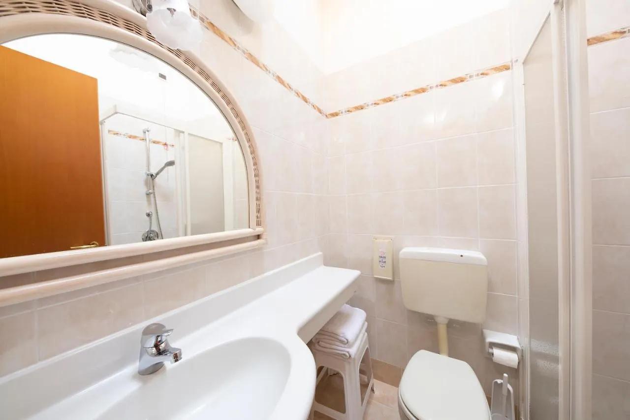 Residence Castelli Brenzone sul Garda 2*,