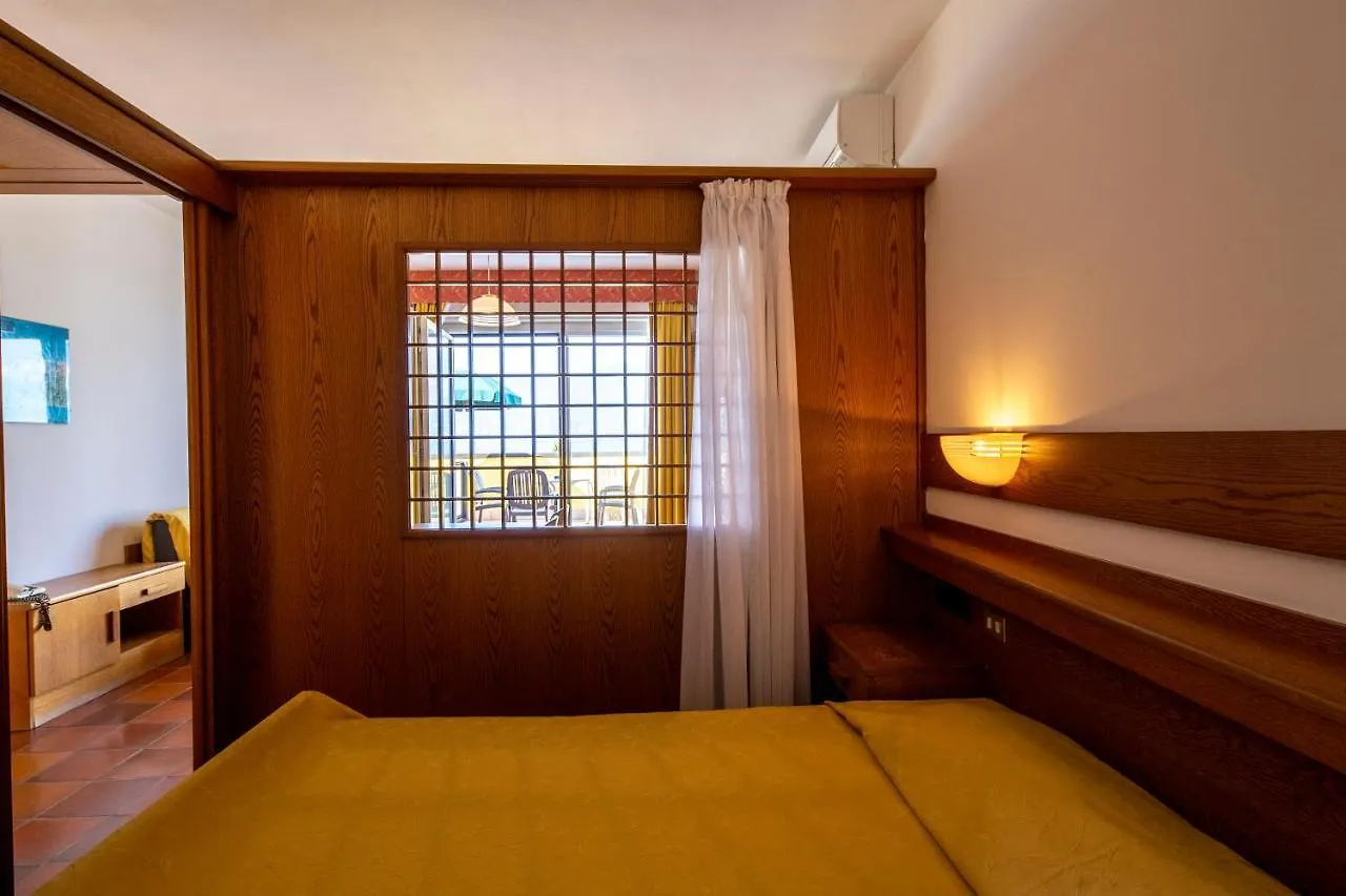 ** Lejlighedshotel Residence Castelli Brenzone sul Garda Italien