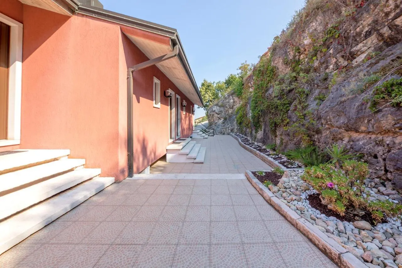 Residence Castelli Brenzone sul Garda 2*,